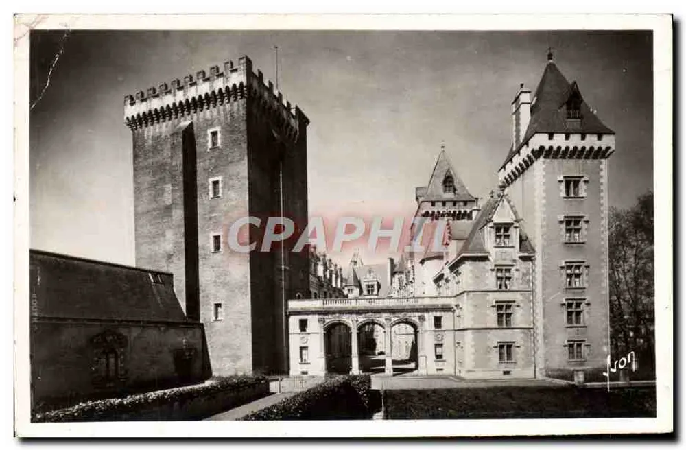 Pau - Le château - Donjon et façade Est — Les Éditions d'Art Françaises, n° 330 - Frente