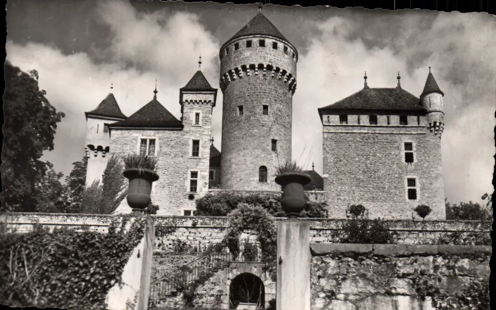 Château de Montrottier — vue du château avec tours et escalier — ÉDITION ANNECY - Vorderseite