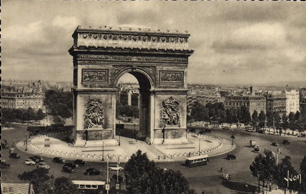 Arco do Triunfo — Praça da Estrela — Edições d'Art Martel - Frente