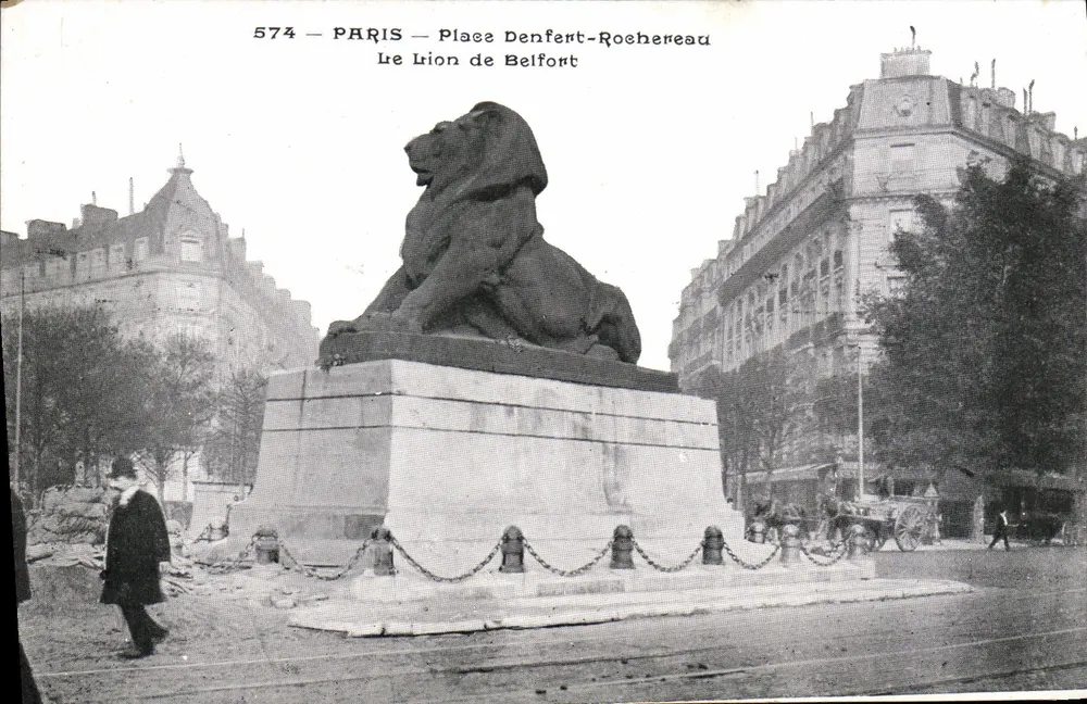 Paris — Place Denfert-Rochereau — Der Löwe von Belfort - Vorderseite