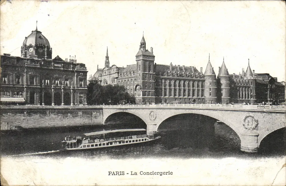 PARIS - La Conciergerie — vue du pont et du fleuve avec bateau, éditeur POIBSY - Frente
