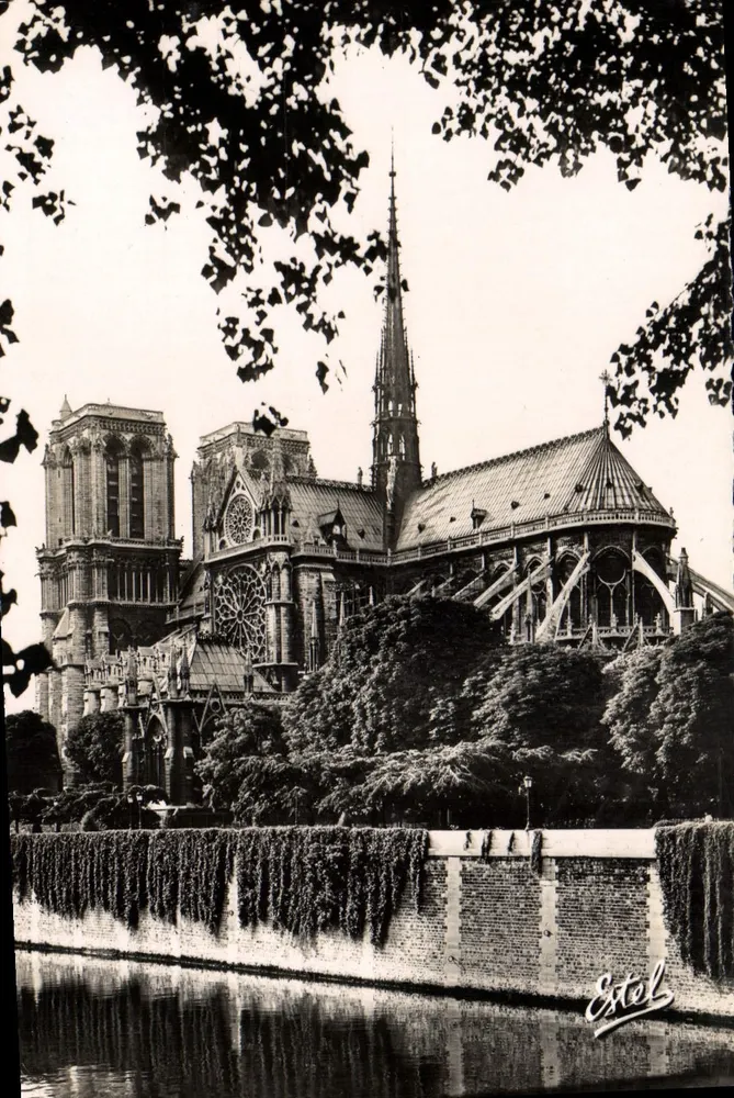 Notre-Dame de Paris — vista da Seine — Estel - Frente