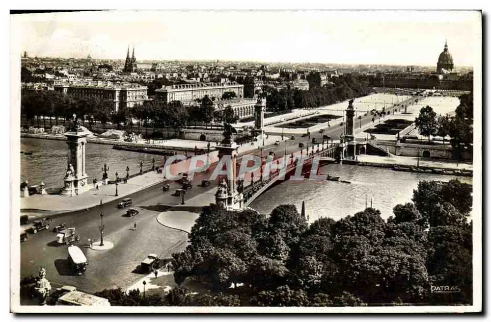 Ponte Alexandre III e a Esplanada dos Invalidos — vista aérea — PATRAC - Frente