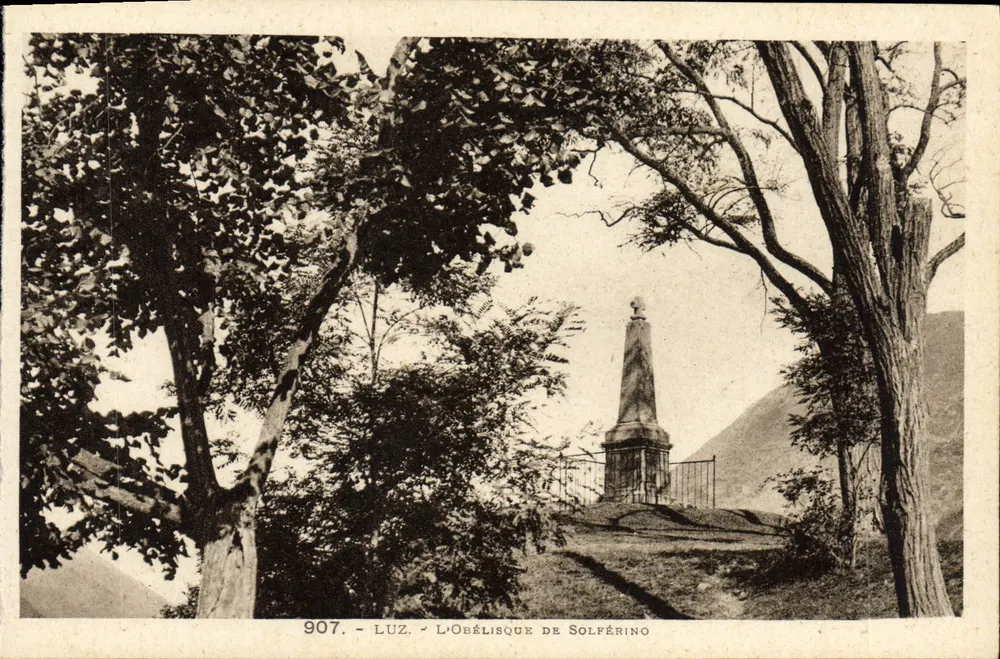 Luz - O Obelisco de Solferino — editor Labouche Frères, Toulouse, número de série 907 - Frente