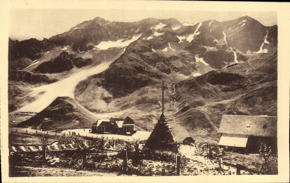Dauphiné - Col du Lautaret (2056 m.) — das Chalet P.-L.-M. (2108 m.) und der Combeynot (3155 m.) — A. Mollard, Grenoble - Vorderseite