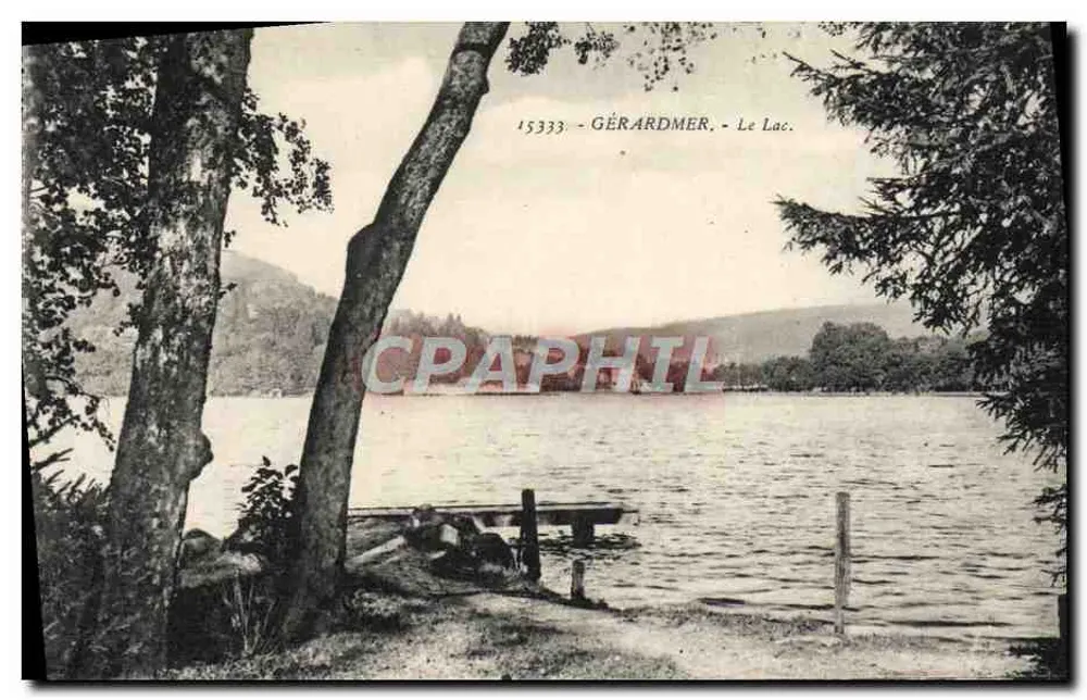 Gérardmer - O Lago — vista do lago cercado por árvores, com um pequeno cais de madeira — editor: Cartes 'La Cigogne', Strasbourg - Frente