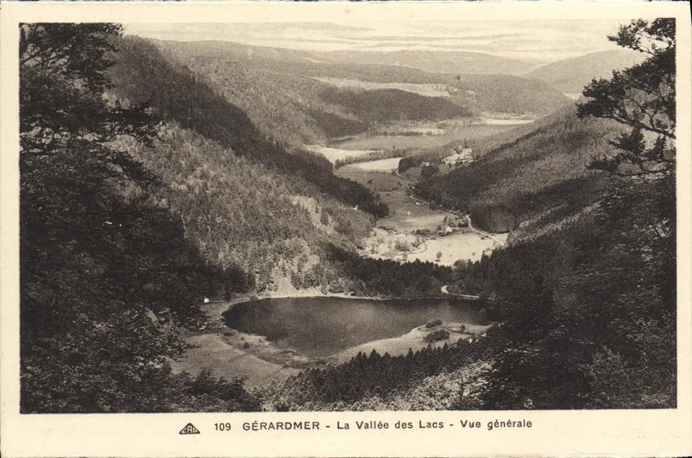 Gérardmer - La Vallée des Lacs - Allgemeiner Blick — Serie 109, Verleger: Vintage Postcard/Antike Ansichtskarte des Arts Photographiques de Strasbourg - Vorderseite