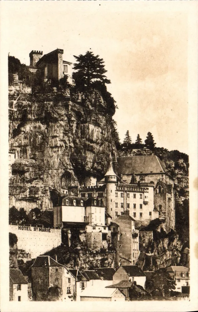 Rocamadour — Der Felsen von der Straße nach Cahors gesehen — C° des Arts Photomécaniques, Paris - Vorderseite