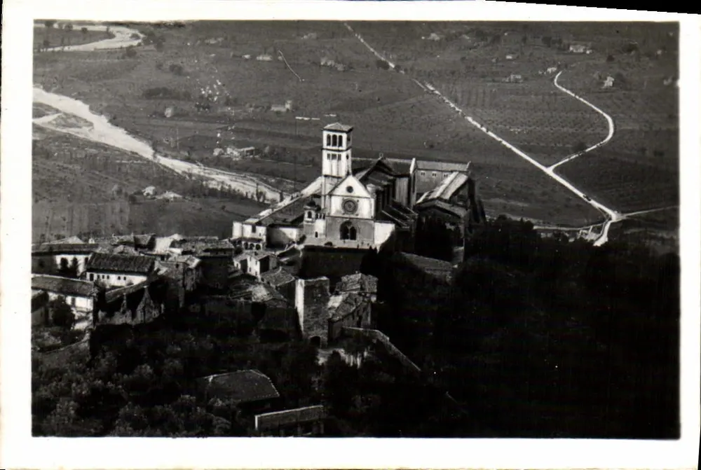 Assisi - A Basílica de S. Francisco da Rocca — ALTEROCCA-TERNI - Frente