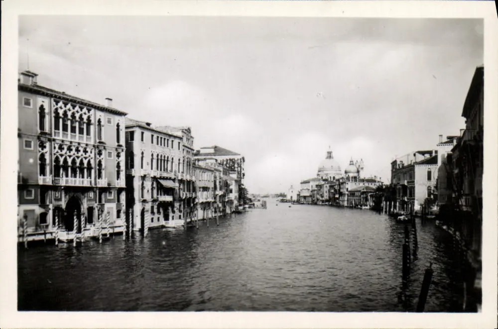 Venedig — Großer Kanal und Kirche der Salute - Vorderseite