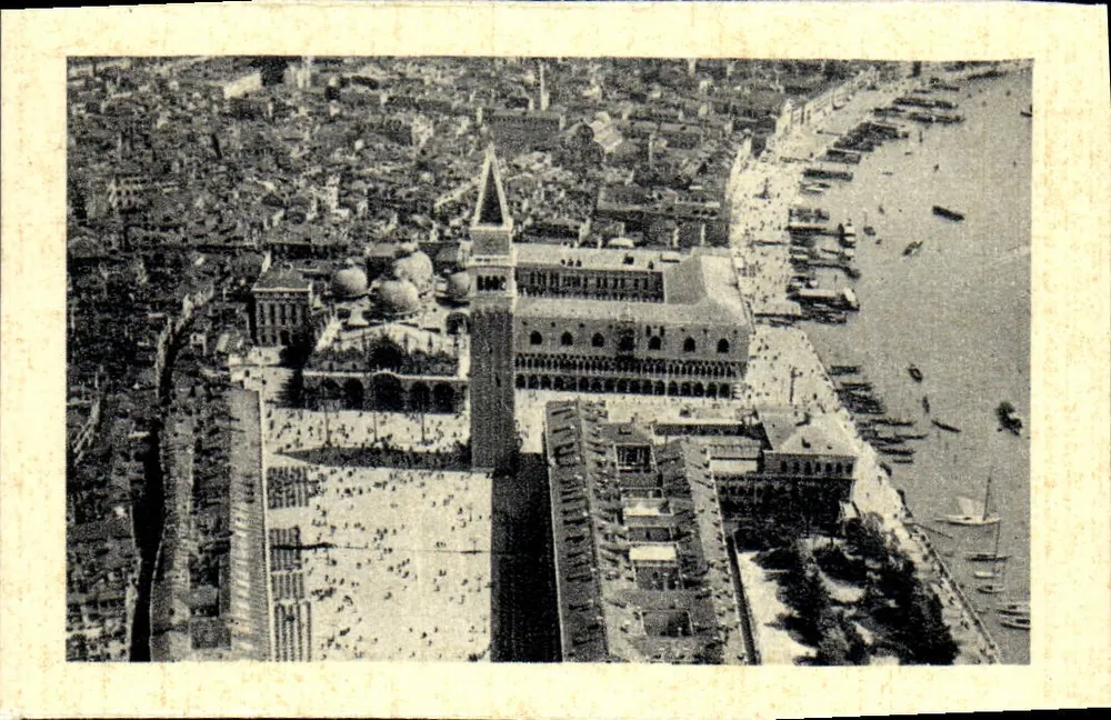 Piazza San Marco — Vista aérea — Veneziea Graphiti - Frente