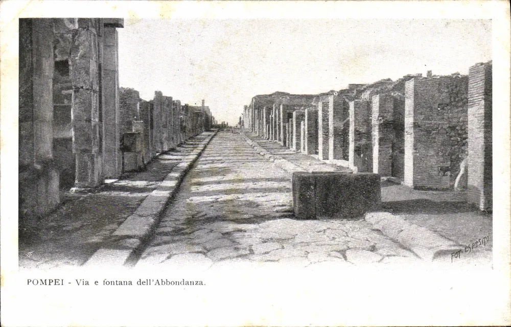 Pompeia - Via e fonte da Abundância — Fot. Esposito - Frente