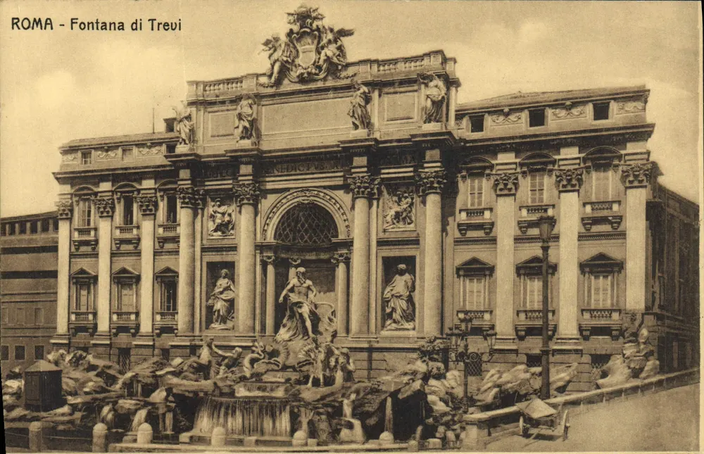 Roma - Fontana di Trevi — vista della fontana con sculture e colonnati — numero di serie non visibile - Recto