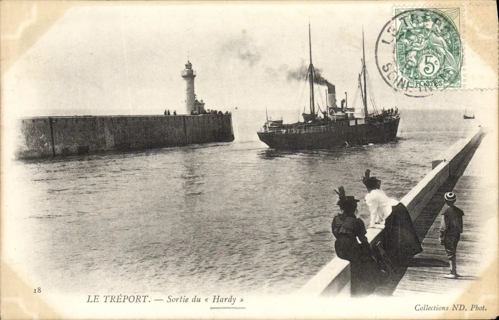 Le Tréport — Saída do « Hardy » — Coleções ND. Fot. - Frente