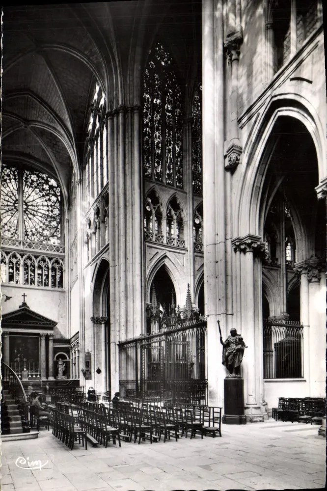 Tours (Loire-et-Loire) — Interior de la Catedral de San Gatien (siglos XIII al XVII) — Fotógrafo Auténtico - Anverso