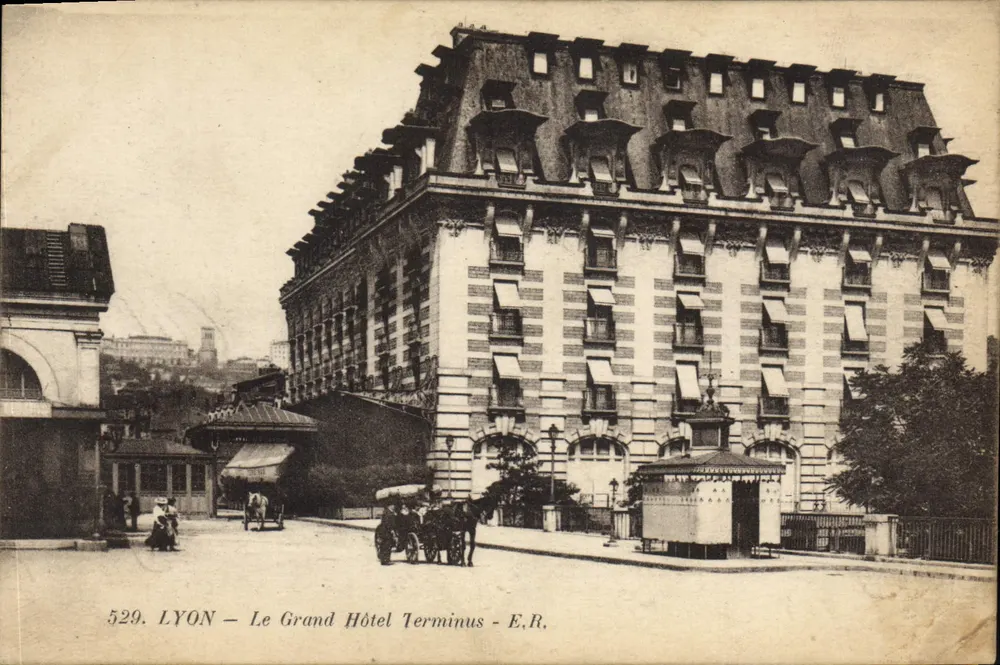 LYON — O Grande Hotel Terminus — E.R. — n° 529 - Frente