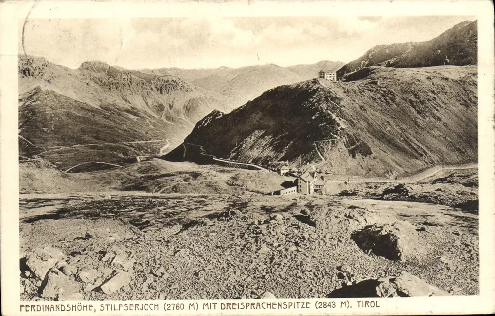 Ferdinandshöhe, Stilfserjoch (2760 m) mit Dreisprachen Spitze (2843 m), Tirol — Alpenhotel Dreisprachen Spitze, Verlag B. 12755 - Vorderseite