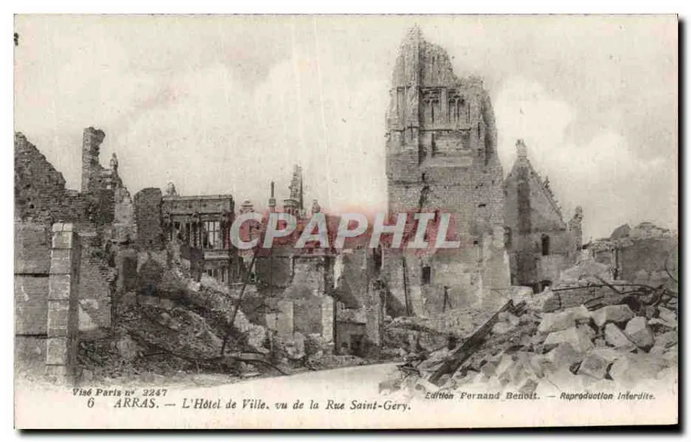 Arras — Das Rathaus aus der Rue Saint-Géry gesehen — Edition Fornand Benott - Vorderseite