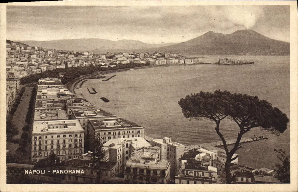 Nápoles - Panorama — vista do Vesúvio — editor R. Renza, Via Maddalena, 43, Nápoles - Frente