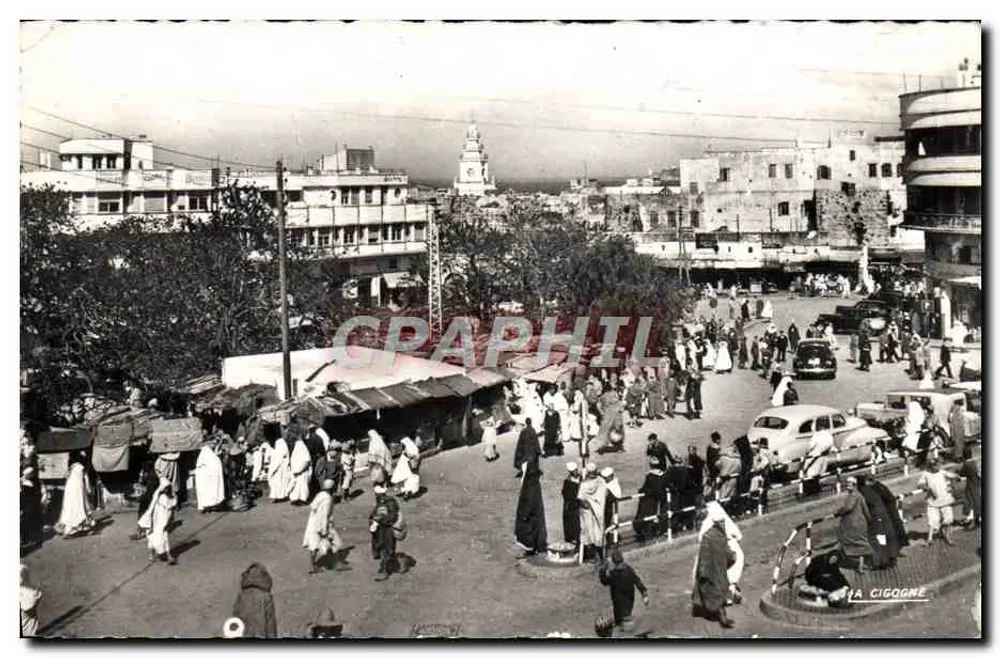 ग्रैंड सोको के प्लेस — तंजान — एडिट. « ला सिगोन्ने » - आगे