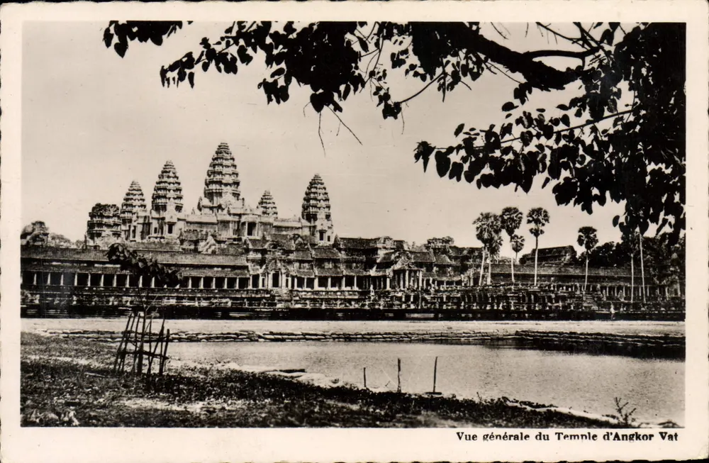 Templo de Angkor Vat — Vista geral — Carta postal Bilhete postal antigo 102 - Frente