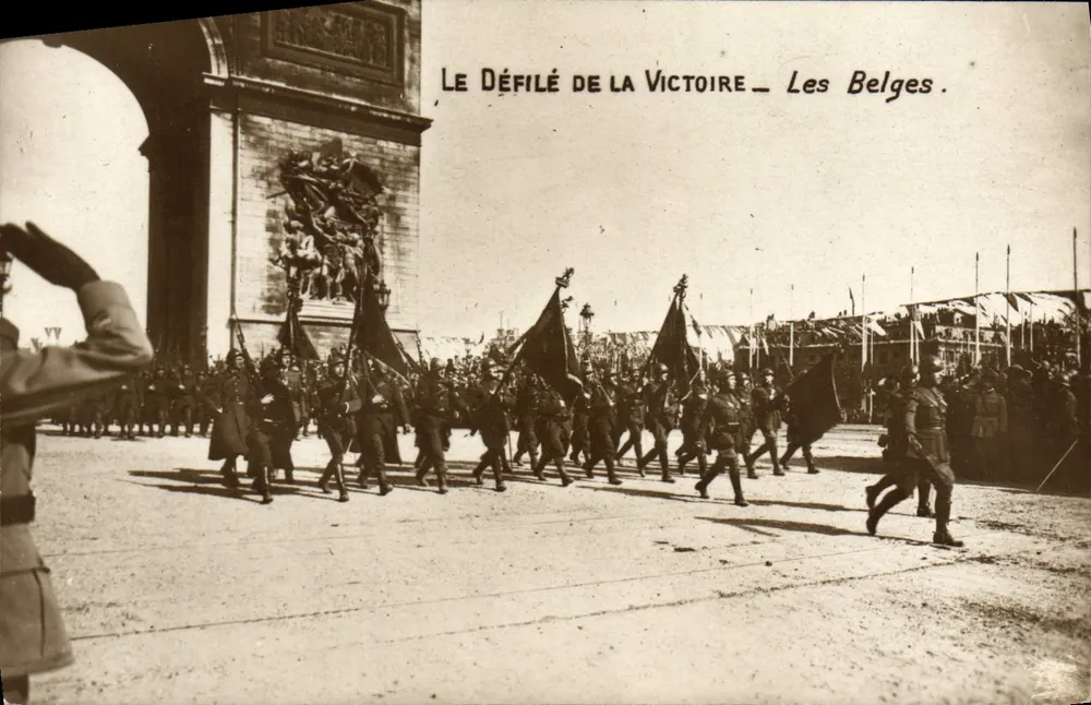 Paris / Siegesparade — Die Belgier. - Vorderseite