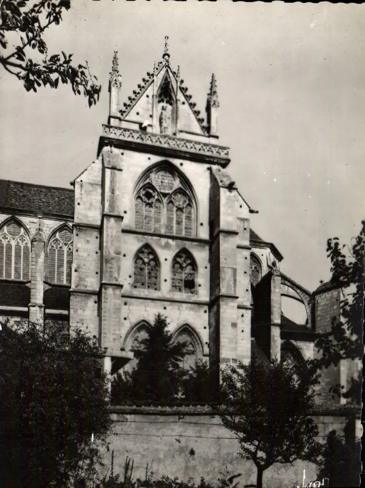 Auxerre (Yonne) — Antiga Abadia de São Germain, O Transepto sul — Les Éditions d'Art, Paris - Frente