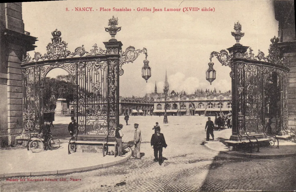 Nancy - Praça Stanislas - Grades de Jean Lamour (século XVIII) - Frente