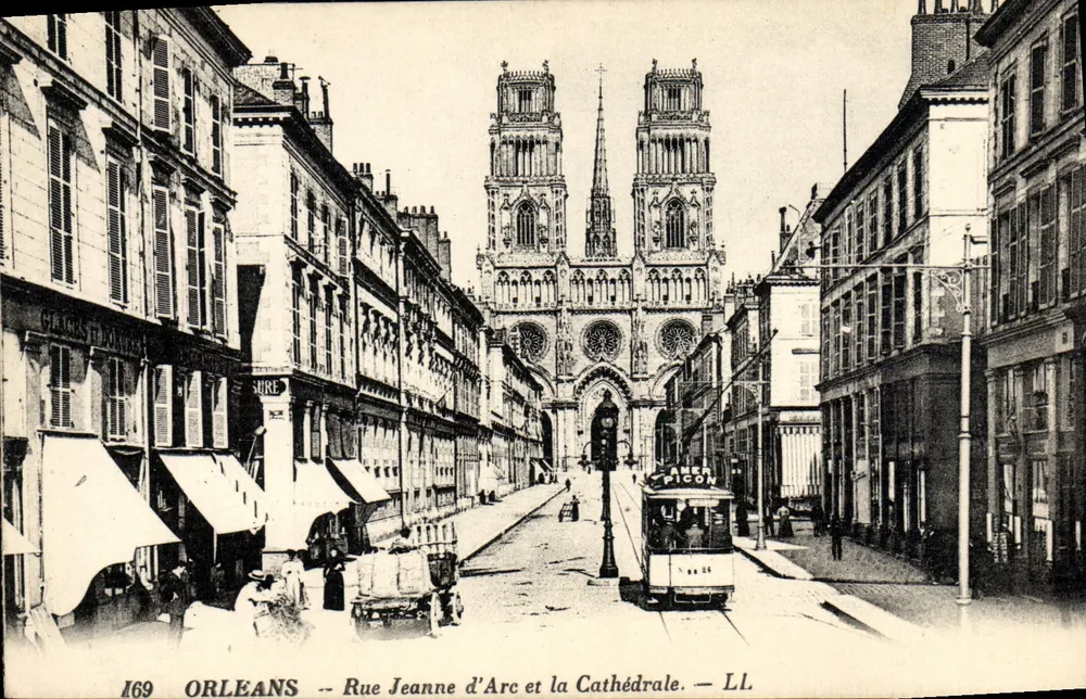 Orléans — Rue Jeanne d'Arc et la Cathédrale — LL - Recto