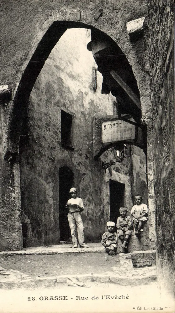 Grasse - Rue de l'Evêché — Ed. Gilletta, n°28 - Voorkant