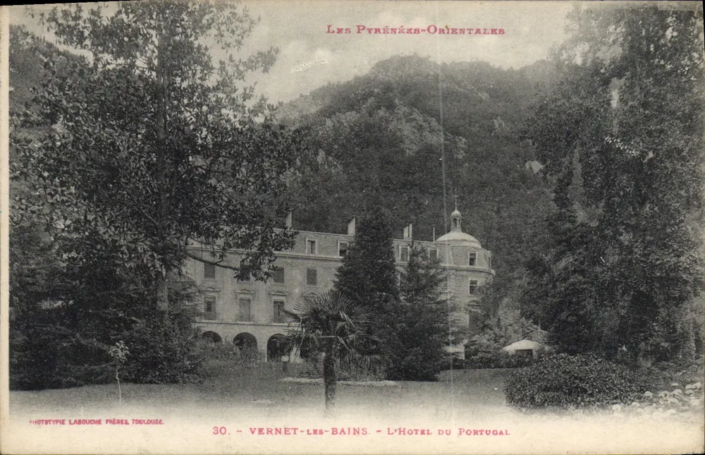 Vernet-les-Bains — Das Hotel du Portugal — Les Pyrénées-Orientales - Vorderseite