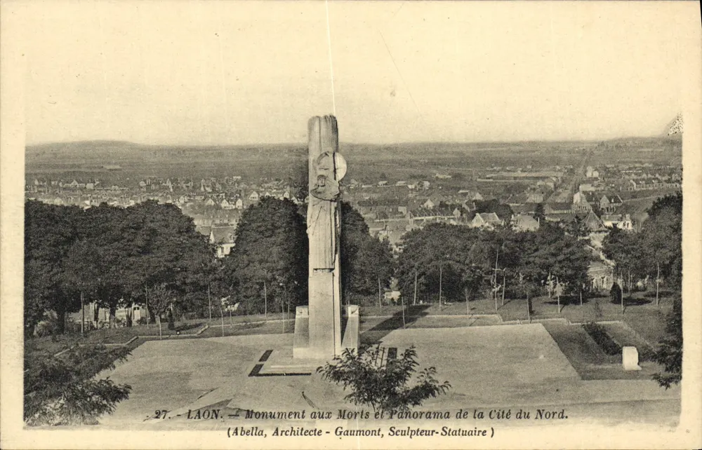 Laon - Denkmal für die Toten und Panorama der Stadt im Norden — Abella, Architekt - Gaumont, Bildhauer - Vorderseite