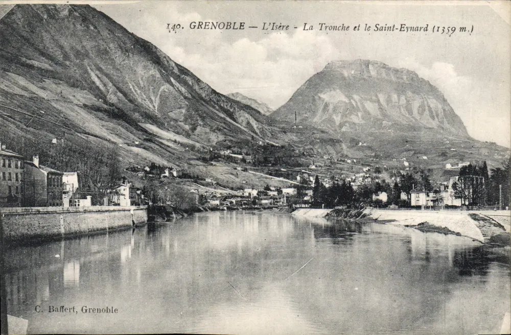 Grenoble — A Isère — A Tronche e o Saint-Eynard (1359 m.) — C. Baffert, Grenoble - Frente