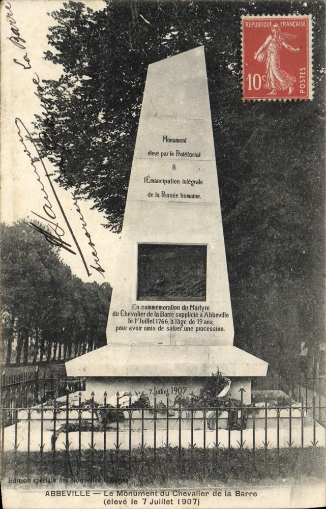 Abbeville — Den Denkmal des Ritters von la Barre (errichtet am 7. Juli 1907) - Vorderseite