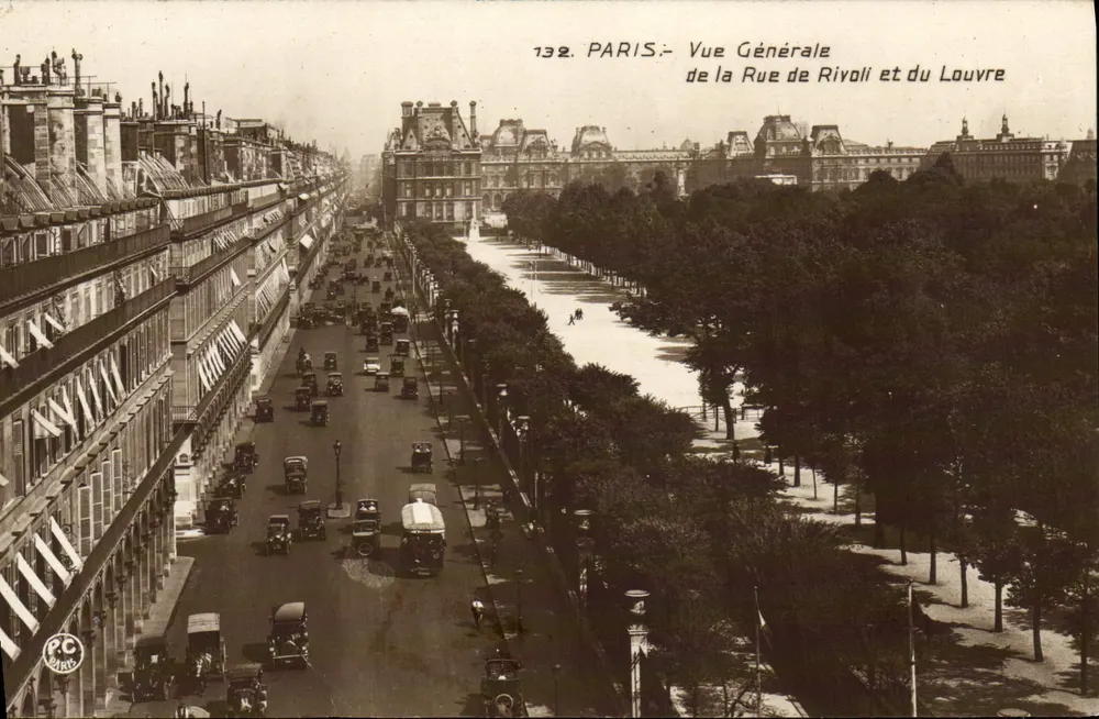 Paris — Allgemeiner Blick auf die Rue de Rivoli und den Louvre — PC Paris Nr. 132 - Vorderseite