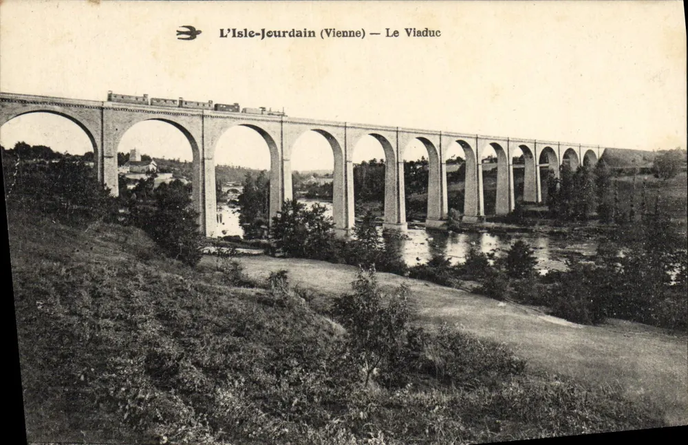 L'Isle-Jourdain (Vienne) — O Viaduto - Frente