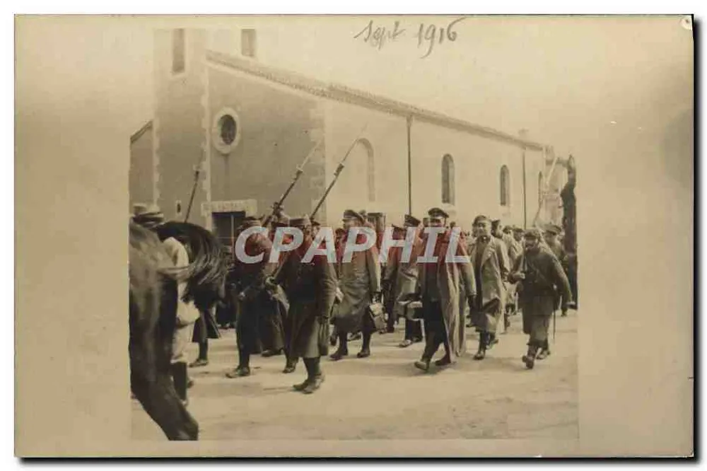 Soldaten im Marsch — September 1916 — Unveröffentlichte Karteikarte - Vorderseite