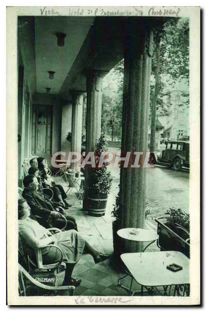 Terrasse des Hotels L'Ermitage du Pont Neuf — Vichy — Photo Patras - Vorderseite