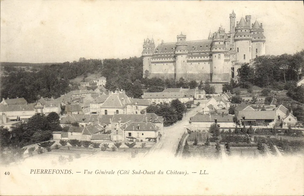 Pierrefonds — Allgemeine Ansicht (Südwestseite des Schlosses) — LL. n°40 - Vorderseite