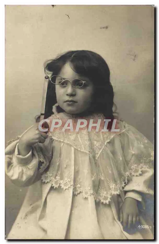 Mädchen mit Brille — Portraitstudio — n°3085/2 - Vorderseite