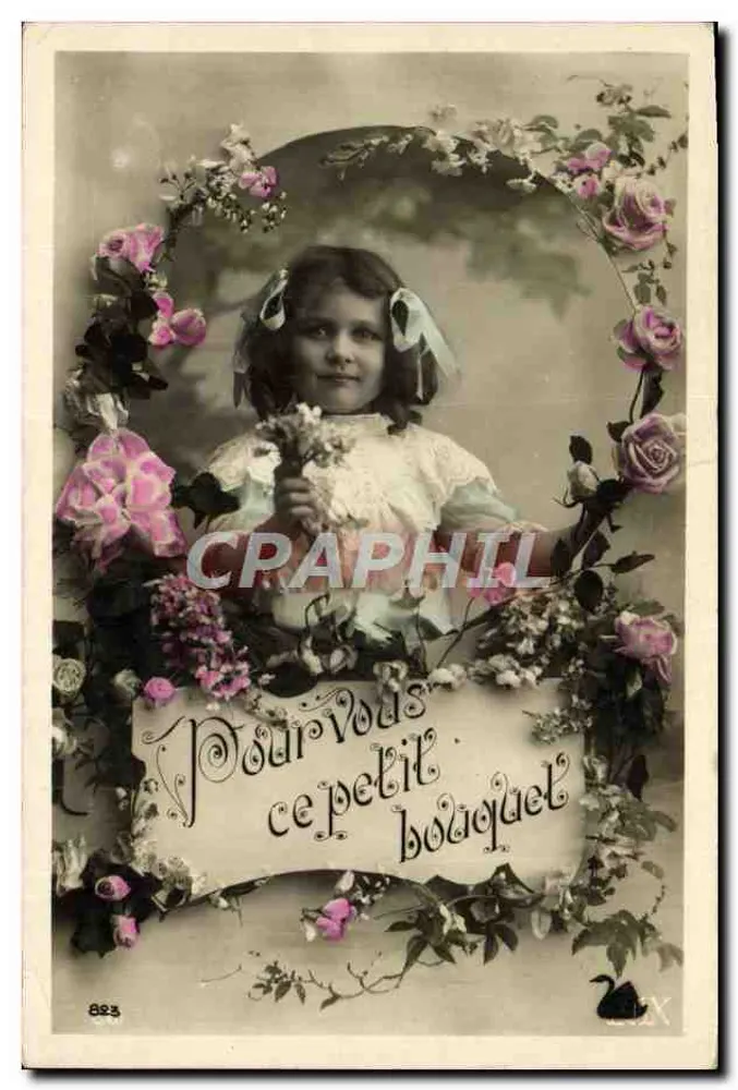 Menina com buquê — carta postal decorada com rosas — editor anônimo, n° 823 - Frente