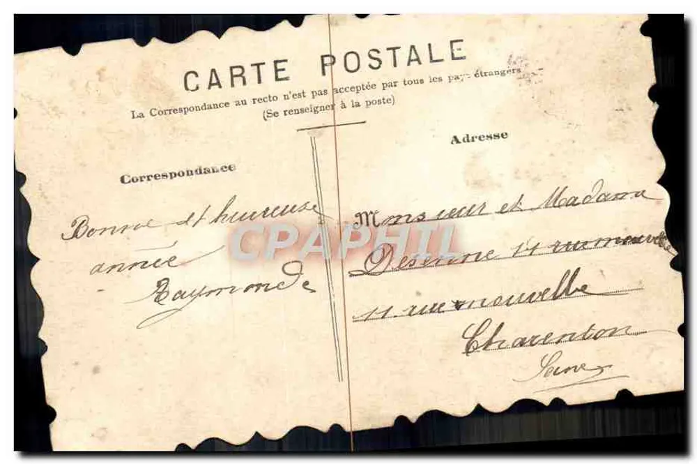 Colombe et roses — carte postale ornée d'une colombe tenant une lettre et de roses, éditée par 'C. L. B.' (impression visible en bas à droite du recto) - Rewers