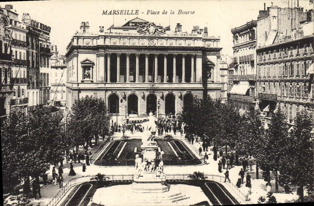 Marselha - Praça da Bolsa — vista do hotel de cidade e da fonte - Frente