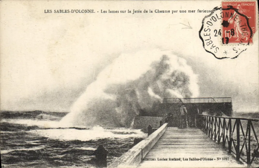 Les Sables-d'Olonne — Die Wellen auf dem Pier der Chaume inmitten eines stürmischen Meeres — Sammlung Lucien Amtaud, Nr. 1097 - Vorderseite