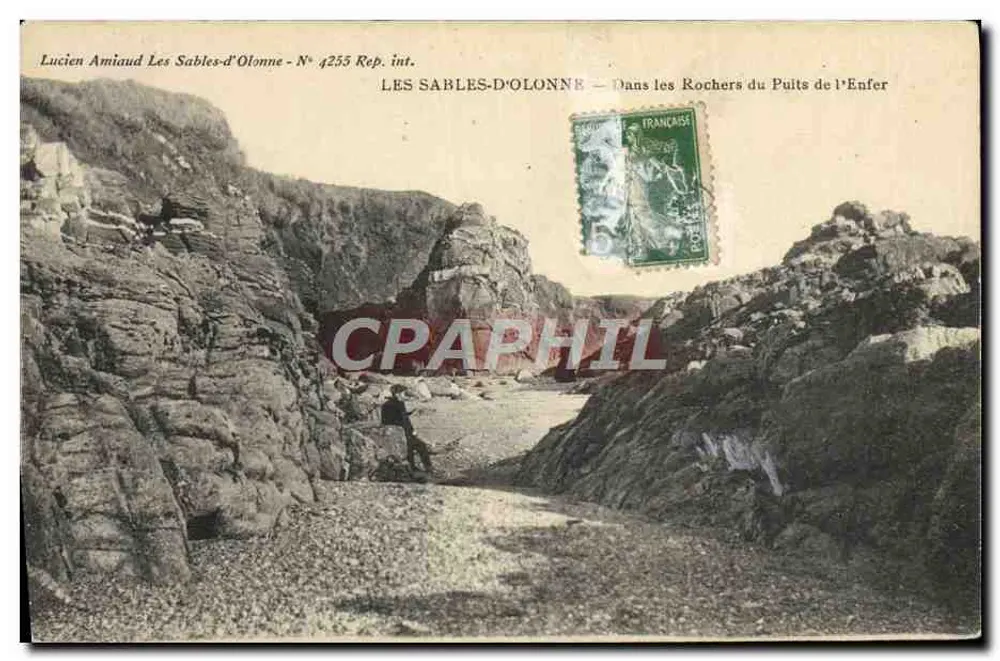 Les Sables-d'Olonne — In den Felsen des Puits de l'Enfer — Lucien Amiaud, Nr. 4255 Rep. int. - Vorderseite