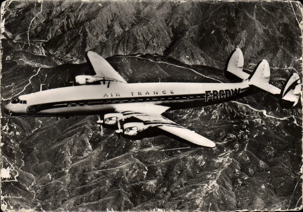 Avion Air France Super-Constellation — F-BGOW — volant au-dessus des montagnes — éditeur : Exclusivité de Paris - Vorderseite