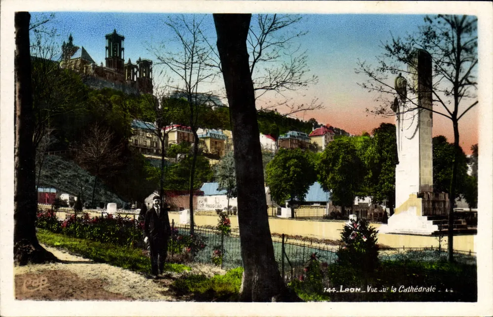 León — Vista da Catedral — Editor Phoscro, n° 144 - Frente