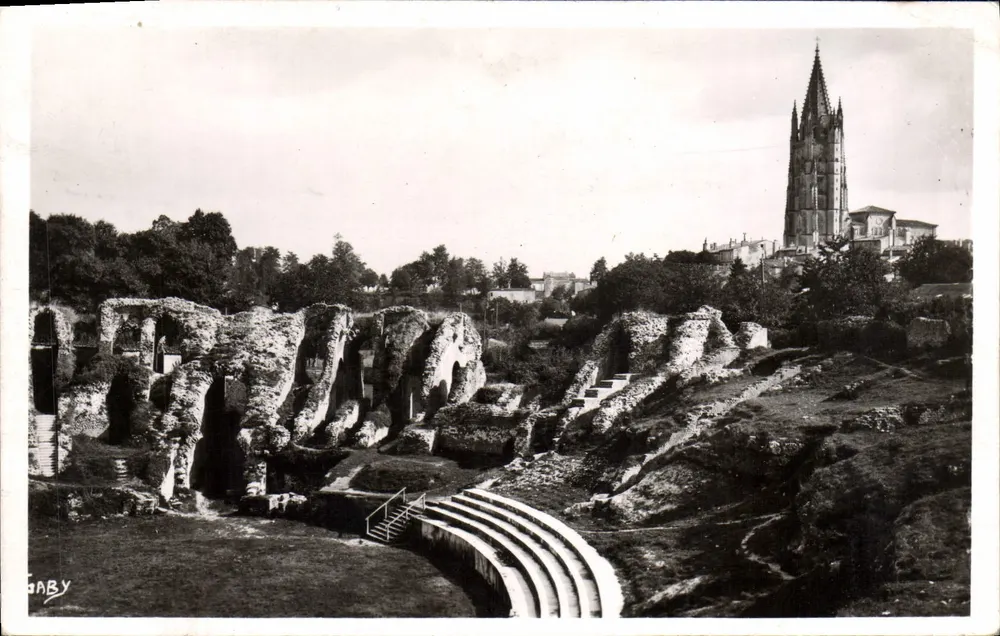 Saintes - Die gallo-römischen Arenen — Treppen des Podiums und Turm von St-Eutrope — Éditions Gaby - Vorderseite