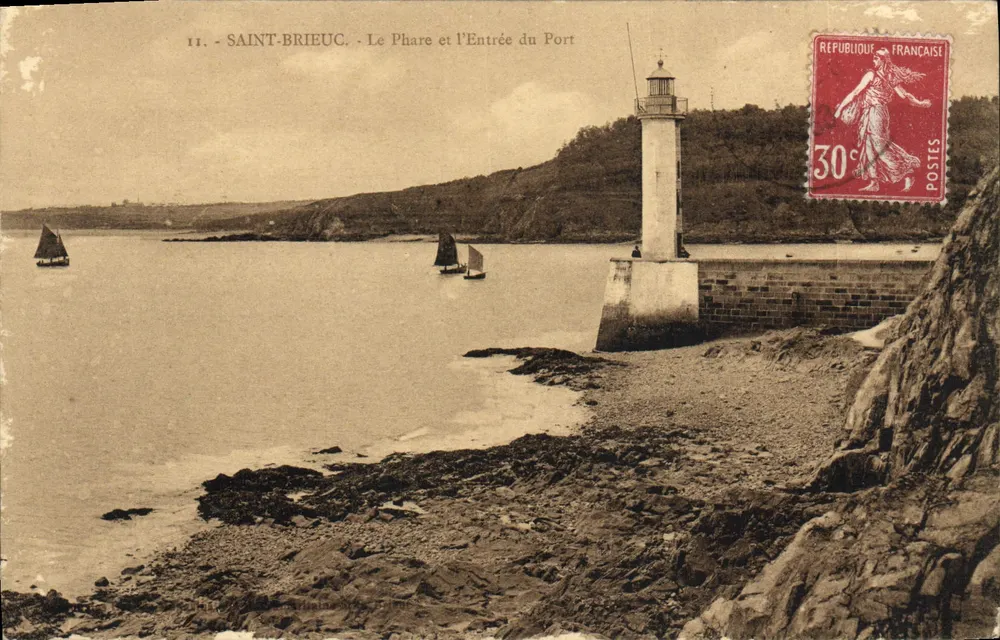 Saint-Brieuc — Le Phare et l'Entrée du Port — editor não identificado, n° II - Frente