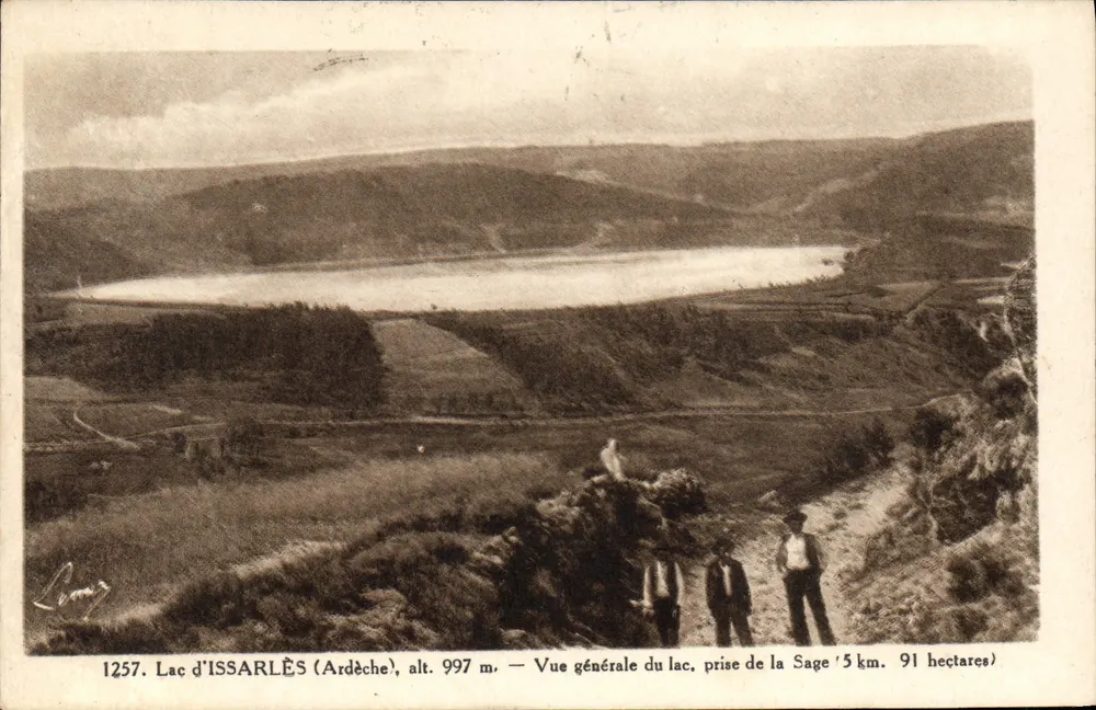 See d'Issarlès (Ardèche) — Allgemeine Ansicht des Sees, aufgenommen von der Sage — Verlag Léon Margerit, n° 1257 - Vorderseite